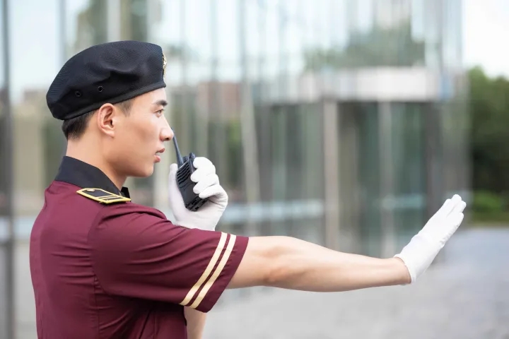 酒店服務(wù)行業(yè)如何選擇對(duì)講機(jī)？